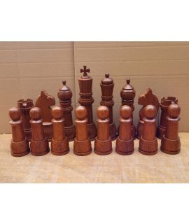 Groot houten schaakspel